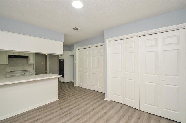 Building Photo - 7703 Quail Meadow Dr