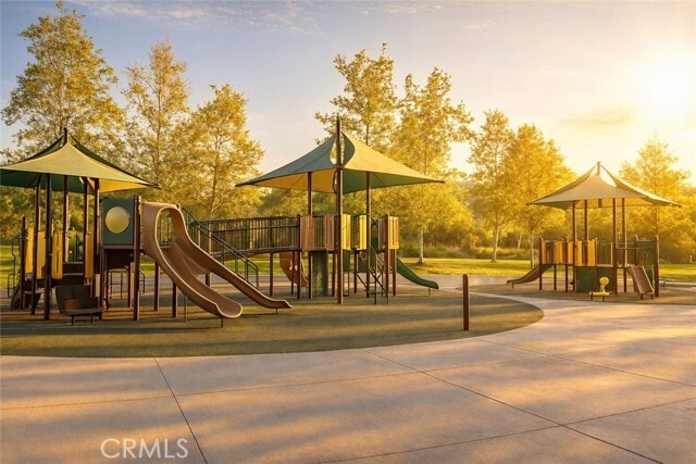 Building Photo - 2700 E Chaucer St