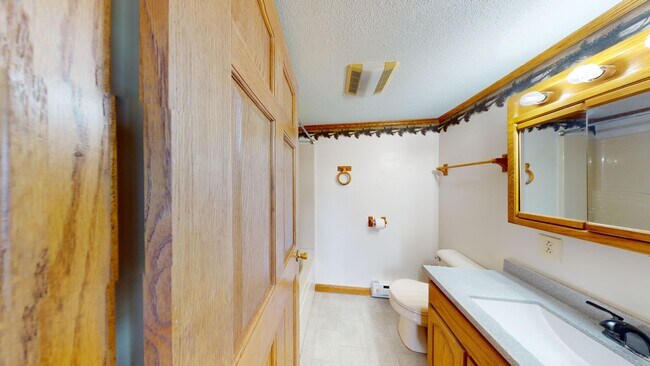 Building Photo - 4 bedroom farm house in Plymouth Shiloh Schools