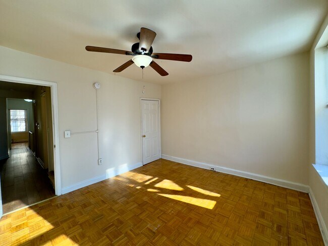 Building Photo - Large Four Bedroom Townhome in Pigtown