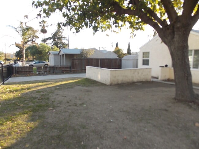 Building Photo - Completely remodeled - 2 Bedroom Home on Corner Lot!