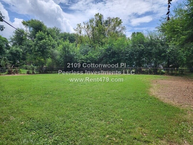 Building Photo - 2109 Cottonwood Pl
