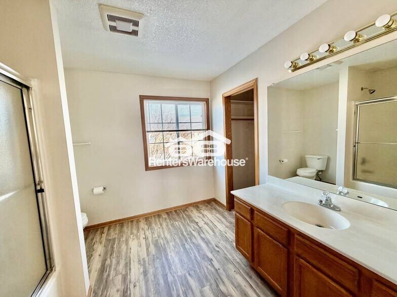 Building Photo - 3002 SE Grant St