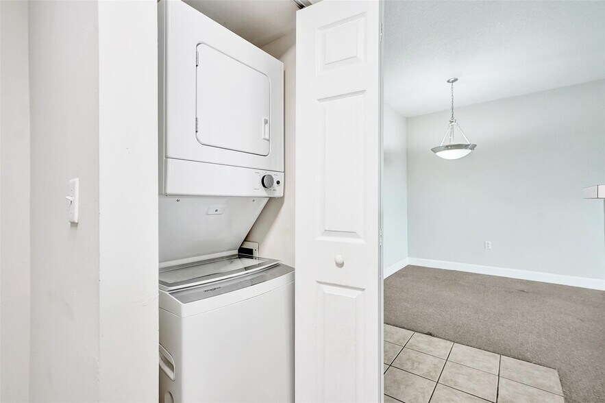 Building Photo - 50 Menores Ave