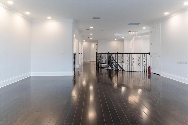 Building Photo - 13125 Casabella Dr