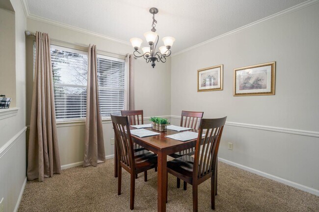 Building Photo - 1032 Fairfax Dr