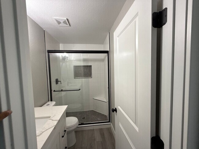 Building Photo - Modern Remodeled Home in Spring Valley