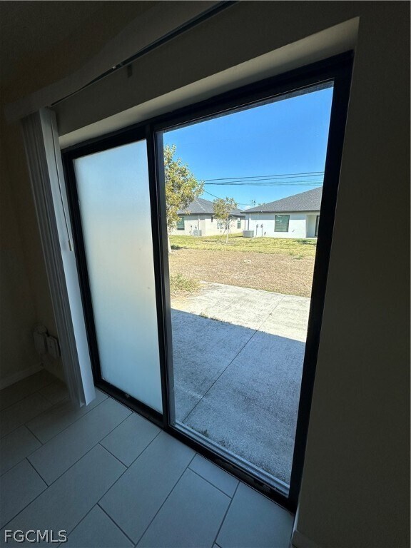 Building Photo - 4521 SW 9th Ave