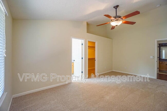 Building Photo - 2115 NW 143rd Cir