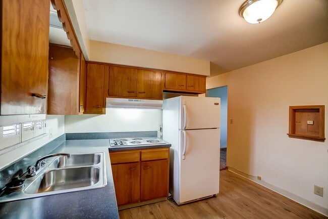 Building Photo - Napoleon Plaza Apartments