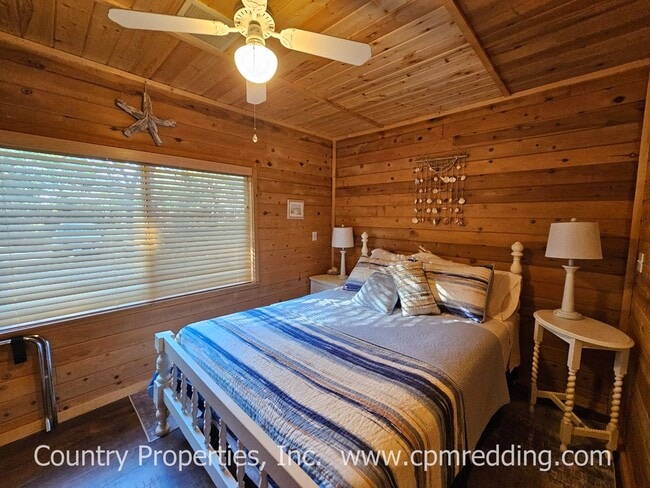 Building Photo - Country Living with 4 Bedrooms plus an Off...