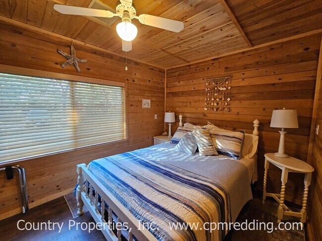 Building Photo - Country Living with 4 Bedrooms plus an Office!