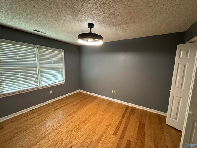 Building Photo - 295 Becky Dr