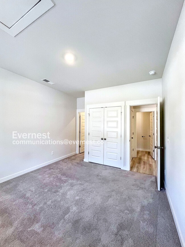 Building Photo - 506 Lyness Dr