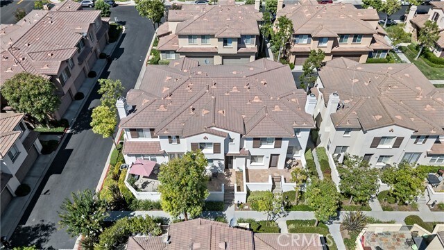 Building Photo - 18 Moonstone