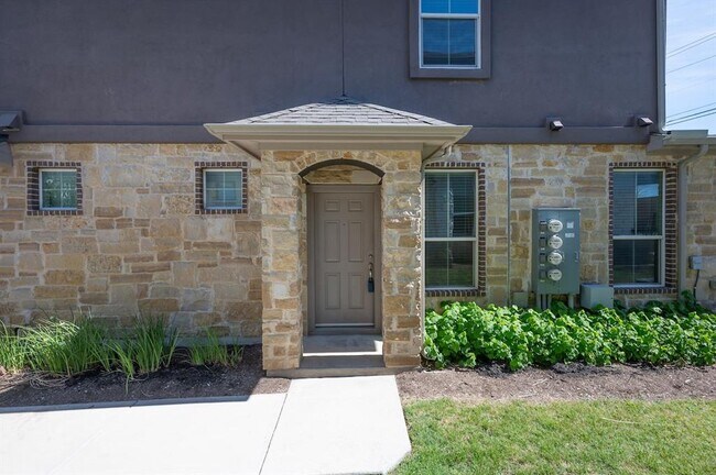 Building Photo - 415 Epiphany Ln