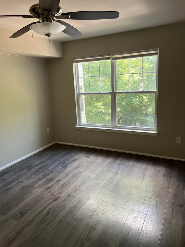 Building Photo - 13900 Farnsworth Ln