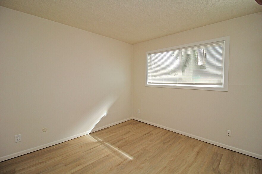 Building Photo - 1001 SW Woods St