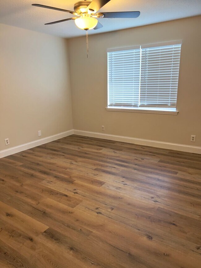 Building Photo - 56 Bell Rd