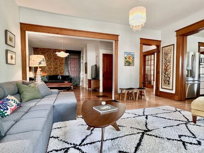 Building Photo - Victorian Gem in the Heart of Downtown – F...