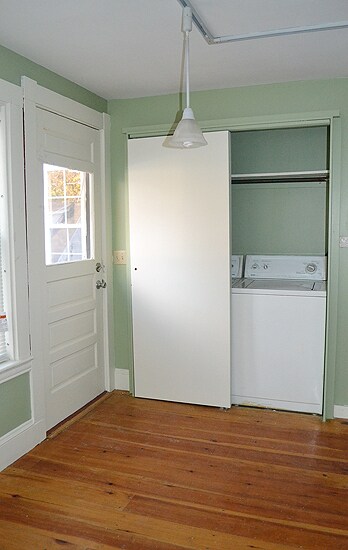 Building Photo - $1600 - 2BRM - 900ft2 - Bangor – Cumberlan...