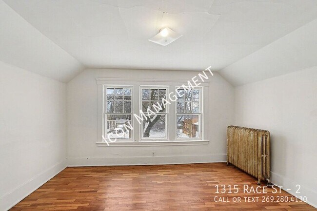 Building Photo - 1315 Race St