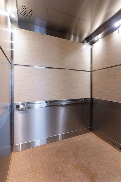 Building Photo - 6850 Royal Palm Blvd