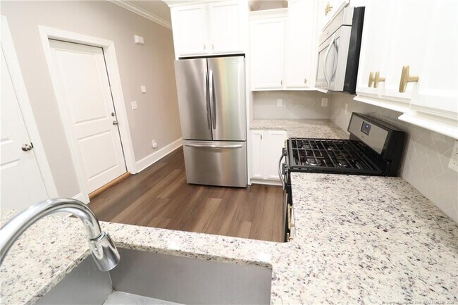 Building Photo - 2824 Plumfield Pl