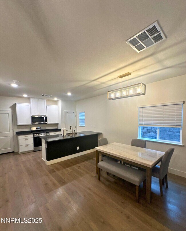 Building Photo - 1243 Cedarhaven Ct