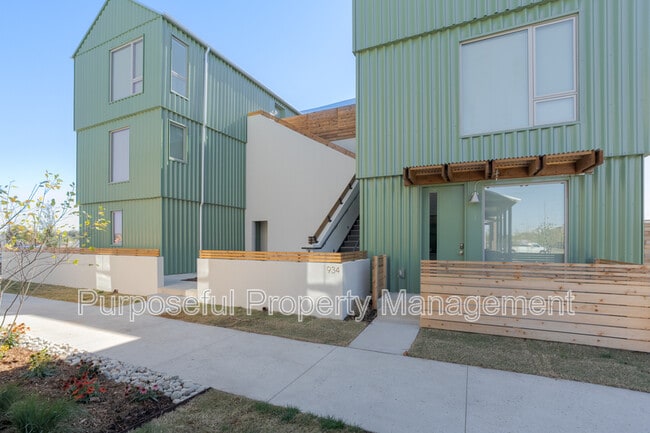 Building Photo - 934 Hangar Dr