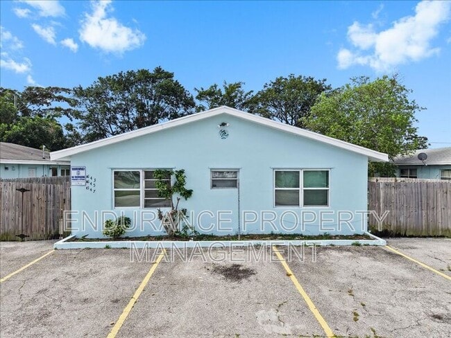Building Photo - 143 W 28th St