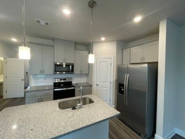 Building Photo - 4506 Skywood Ln