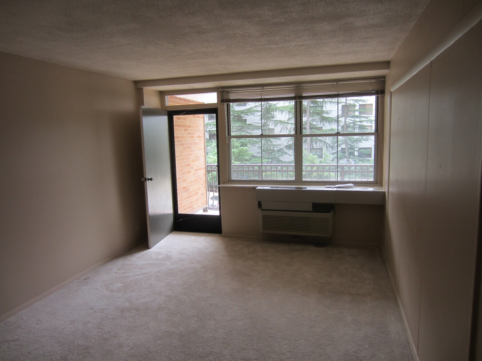Living room - 2030 N. Adams Street