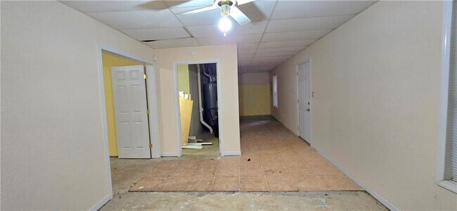 Building Photo - 610 James Ridge Dr