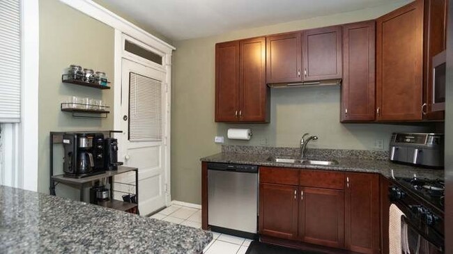 Building Photo - 2743 N Hampden Ct
