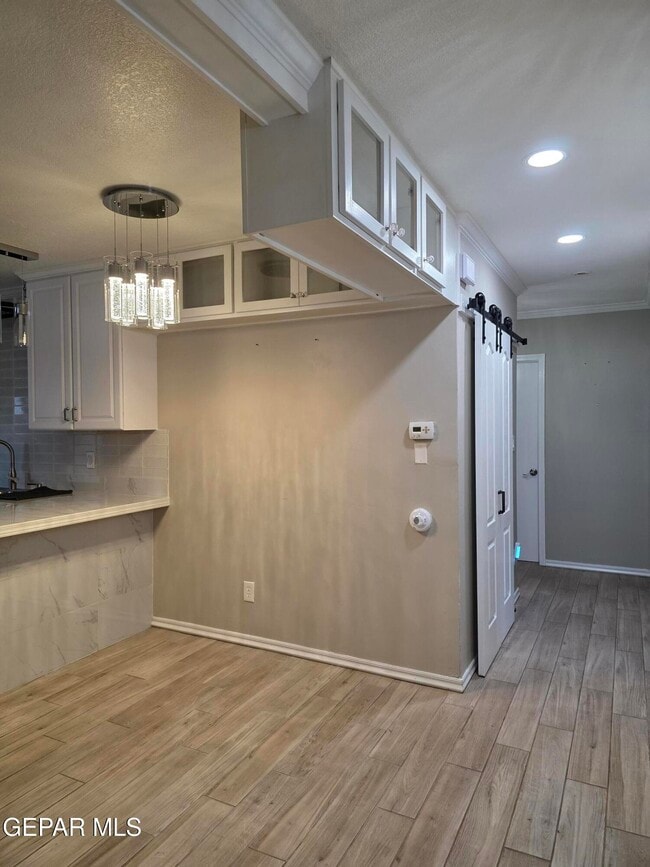 Building Photo - 12105 Royal Woods Dr