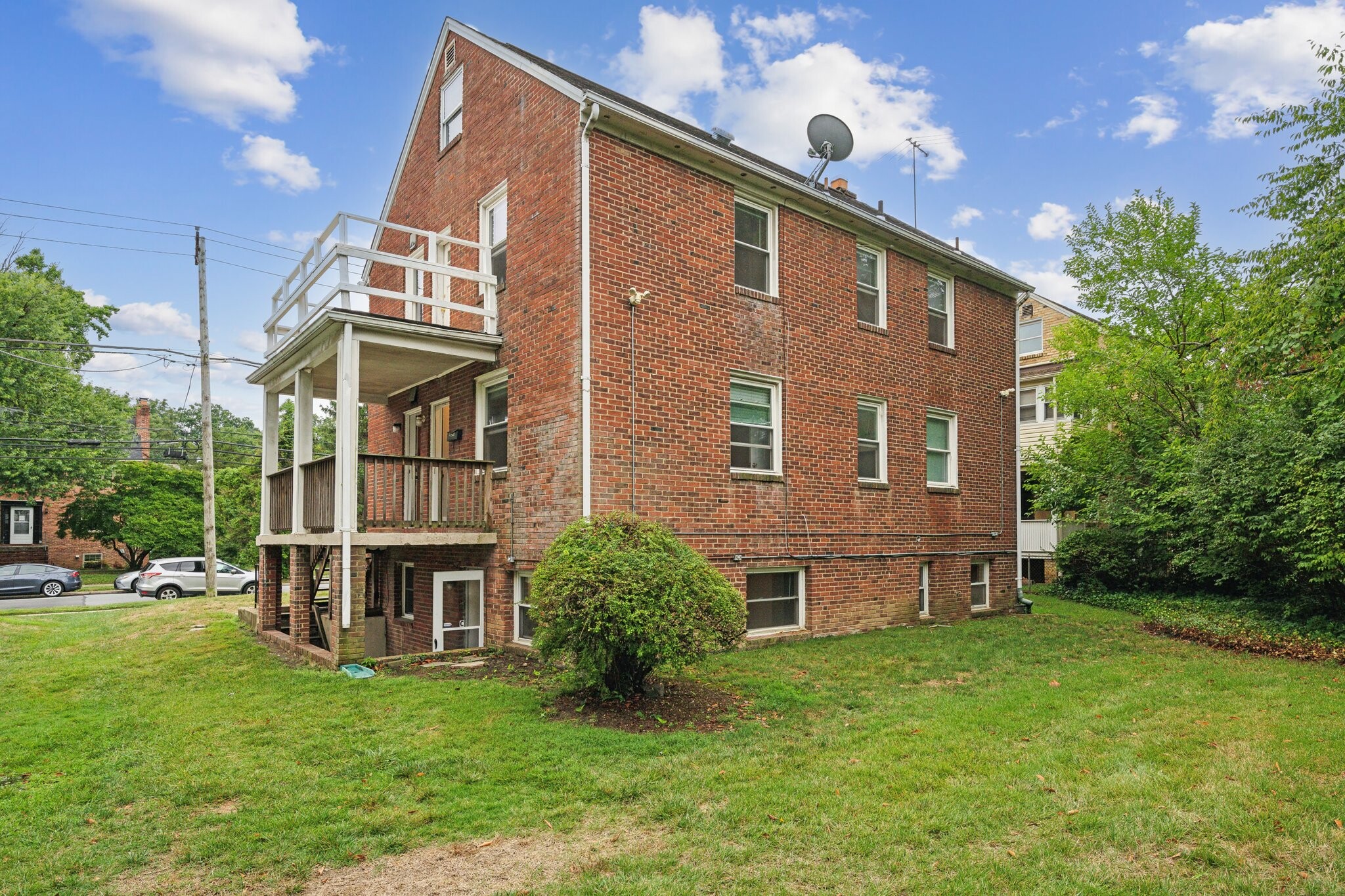 Building Photo - 4504 Guilford Rd