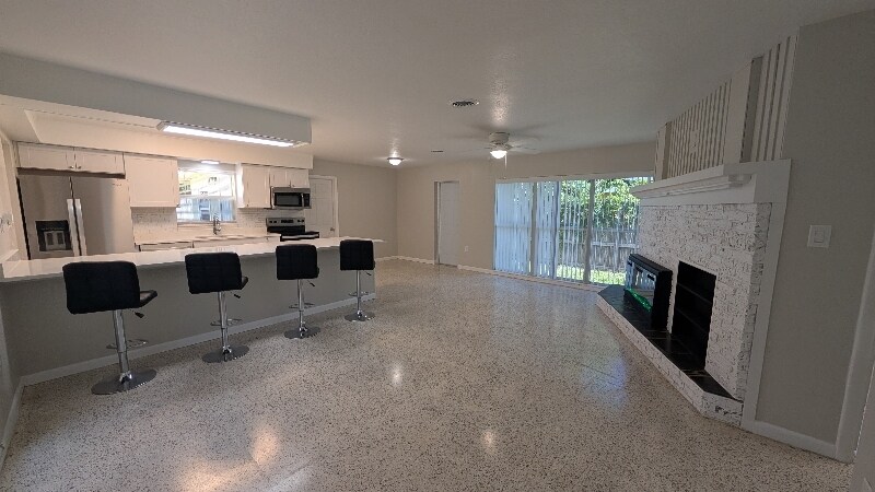 Building Photo - 64 Knollwood Dr