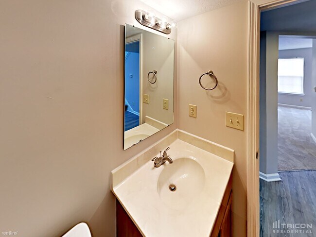 Building Photo - 6018 Tybalt Dr