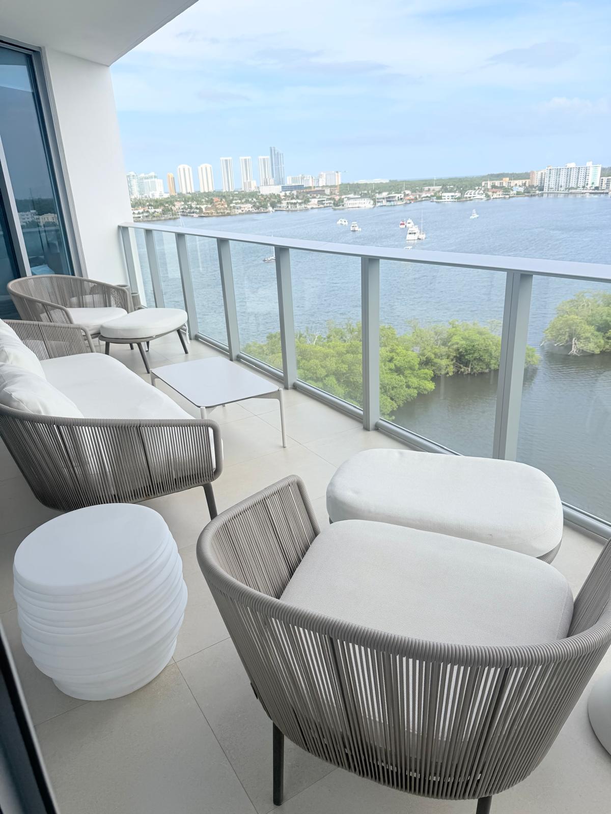 Building Photo - 17111 Biscayne Blvd