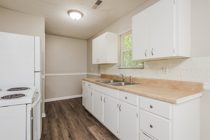 Building Photo - 512 Old Fort Dr