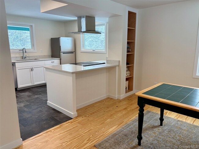 Building Photo - 156 Bloom Rd