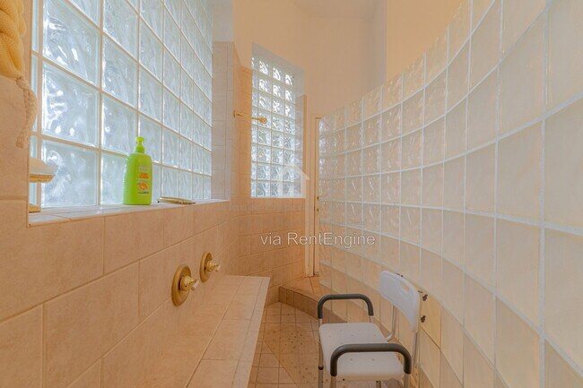Building Photo - 8732 Beckingham Pl