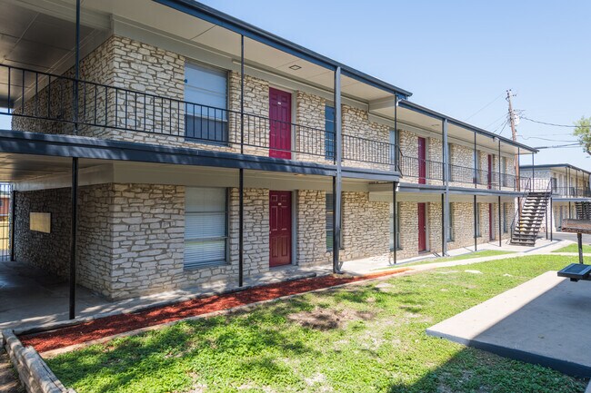 Building Photo - 708 Santa Rosa Dr
