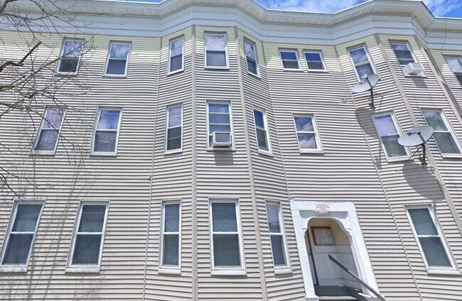 Primary Photo - 142 Dakota St