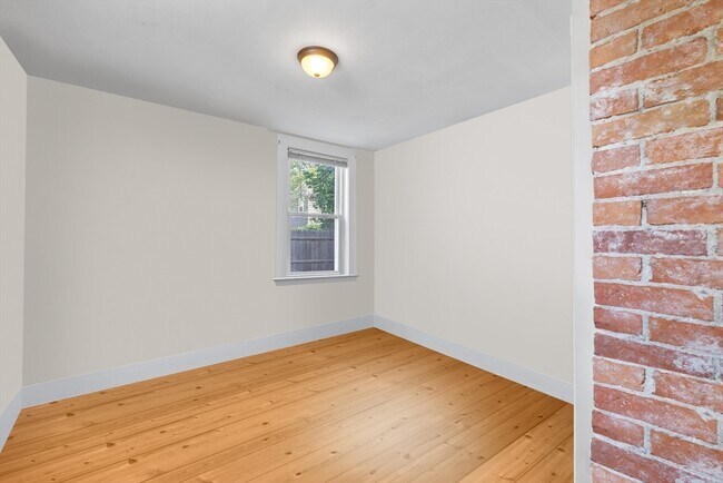 Building Photo - 9 Hodges Ct