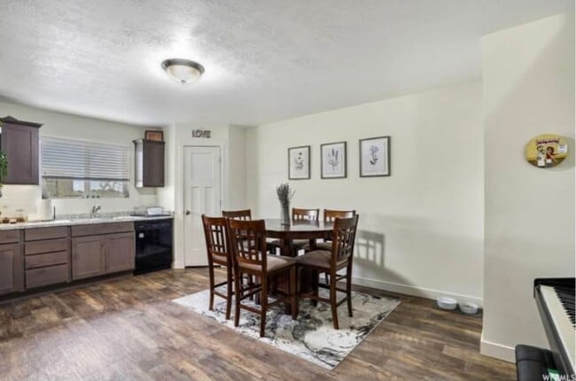 Building Photo - 78 E 630 N