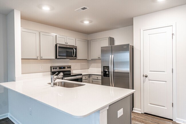 Building Photo - 207 1st St