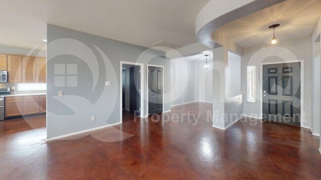 Building Photo - 1419 W Red Creek Dr