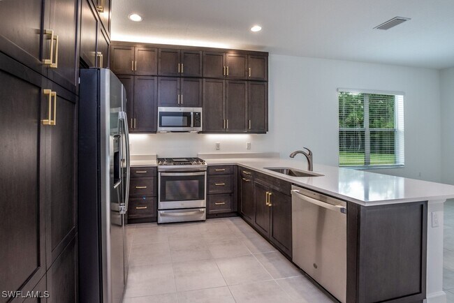 Building Photo - 11417 Jacaranda Dr